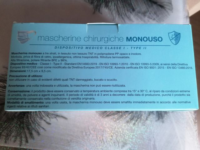 Confezione da 50 mascherine chirurgiche