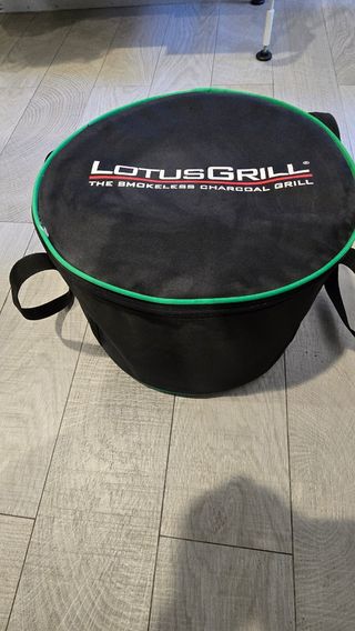 Barbecue a carbone senza fumo LotusGrill