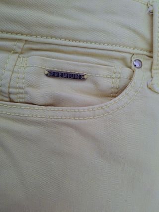 Pantalón mujer T 42. Medidas en descripción