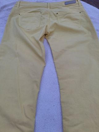 Pantalón mujer T 42. Medidas en descripción