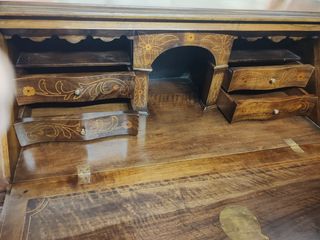 Escritorio y habitación antigua