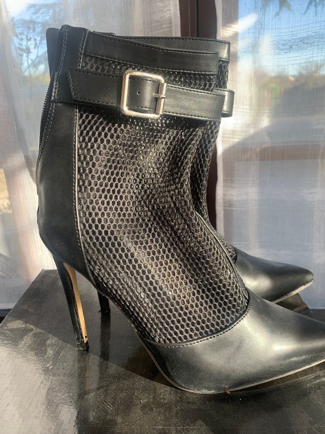 stivaletti a punta inserto a rete