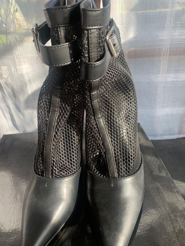 stivaletti a punta inserto a rete