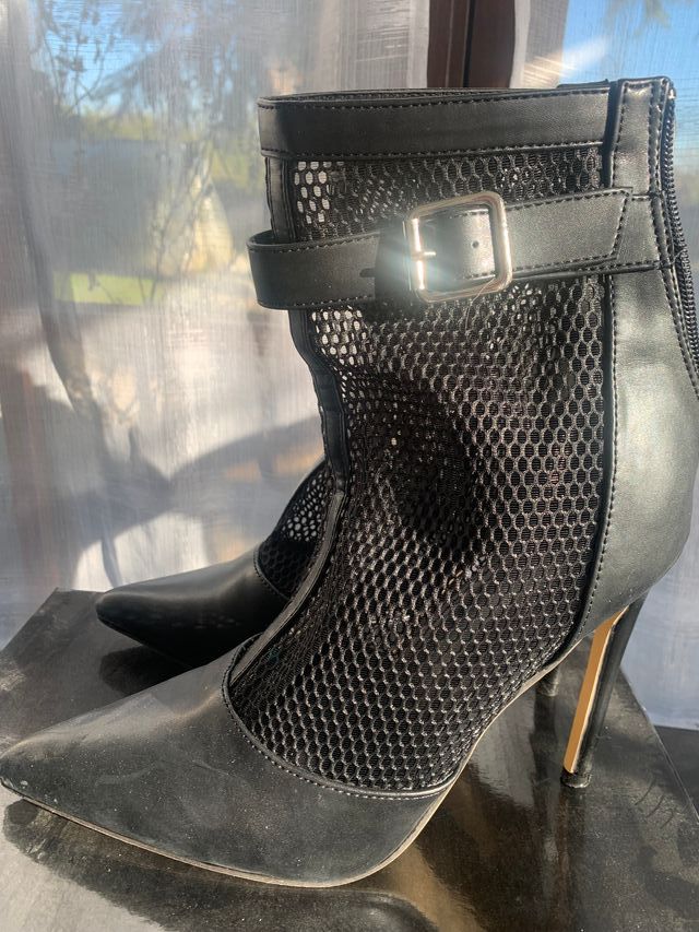 stivaletti a punta inserto a rete