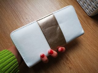 Cartera billetera blanca