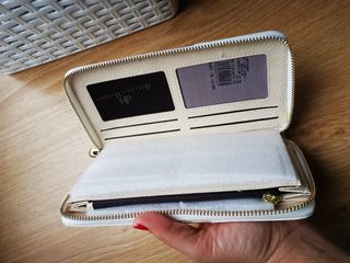 Cartera billetera blanca