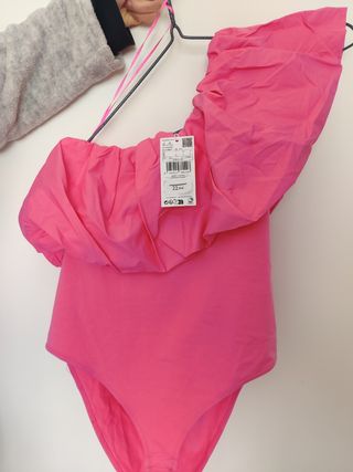 Body asimétrico globo Mango