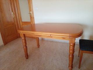 Mesa comedor nueva.