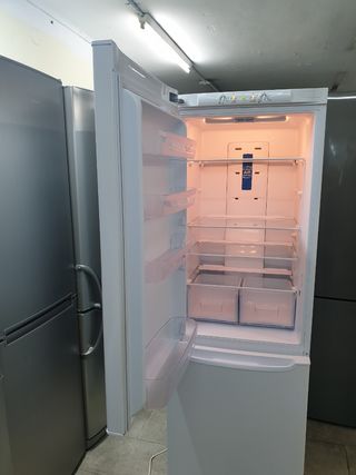 Nevera Indesit 188x60cm con garantía y transporte 