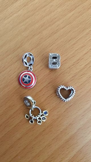 Pulsera, Collar y Charms PANDORA.