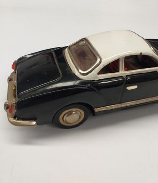 Modellino vintage auto nera in metallo