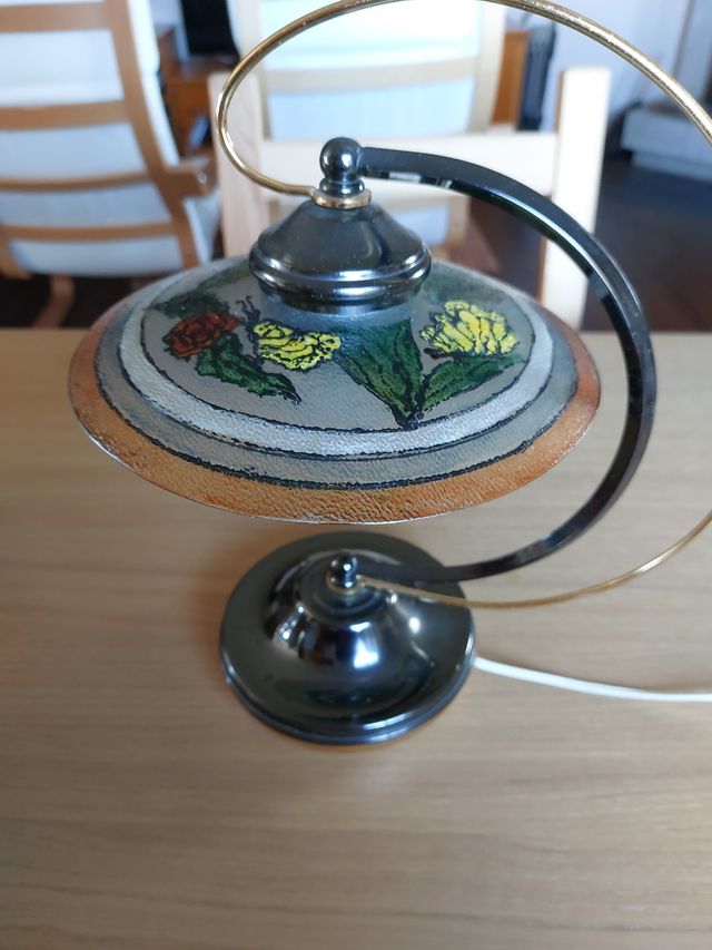 Lámpara vintage pintada a mano