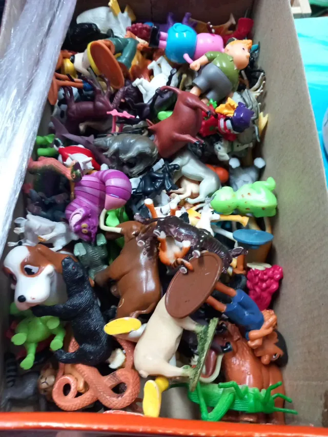 Lote de figuras de superheroes 005