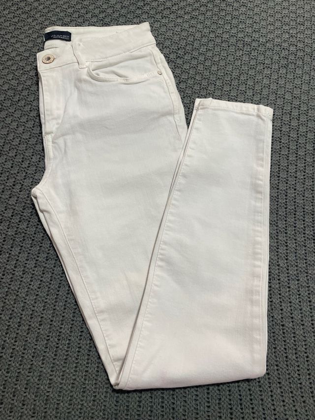 Pantalon vaquero Zara blanco pitillo