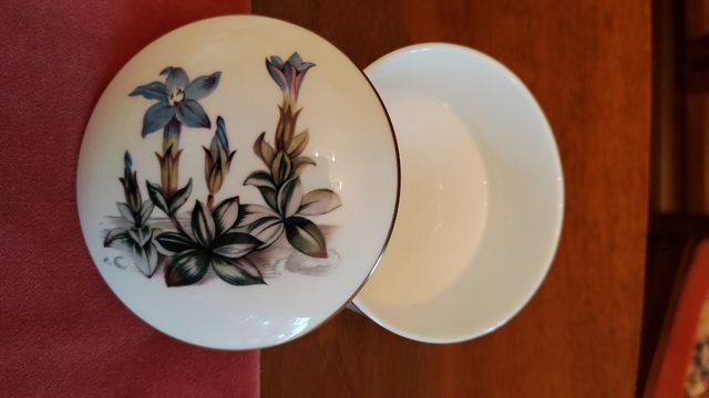 Portagioie in porcellana floreale