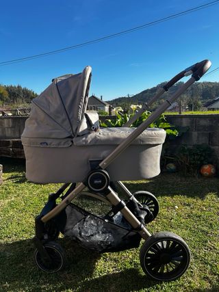 Cochecito bebé Chicco con silla y maxi cosi