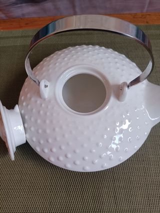 ANTIGUO JARRON, MANTEQUILLERA FRANCESA Y TETERA