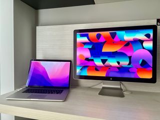 Apple Cinema Displey 24”