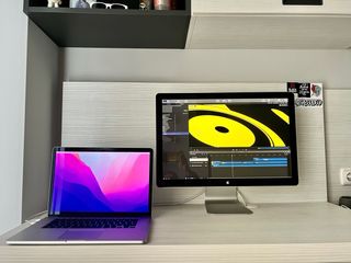 Apple Cinema Displey 24”