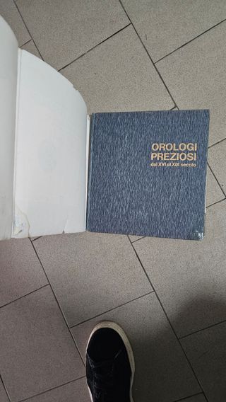 Libro: orologi preziosi dal XVI al XIX