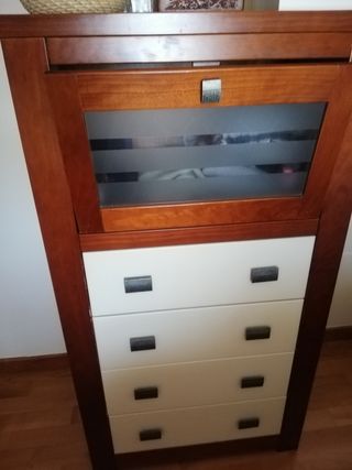 Comoda dormitorio color cerezo y blanco