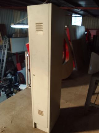 Taquilla individual metalica