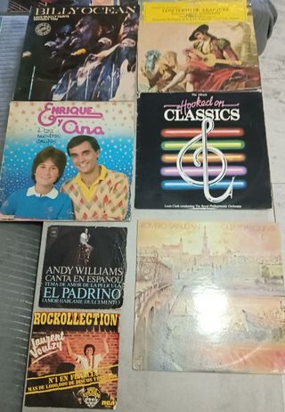 Colección de 13 LPs y 2 Singlers de Vinilo.