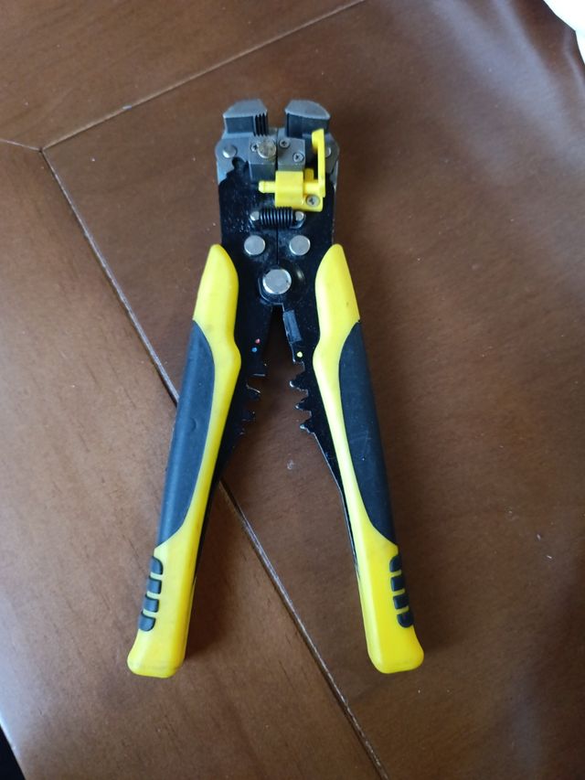 Alicates pelacables Alyco