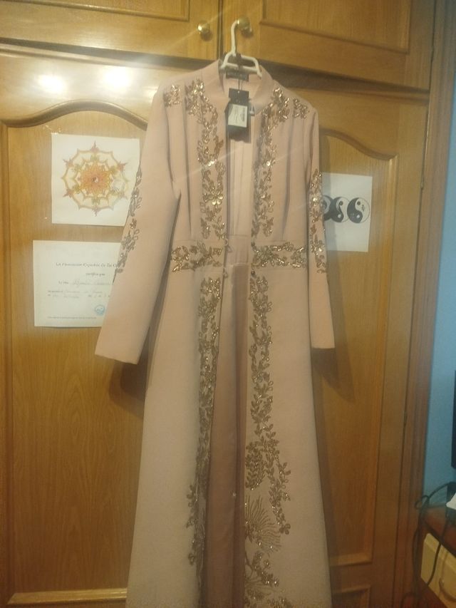 Vestido,talla42,es d la casa Matilde cano