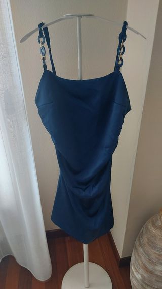 Vestido fiesta o graduación corto Zara