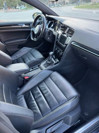 Volkswagen Golf r300 variant