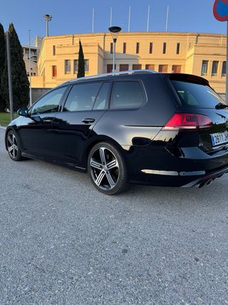 Volkswagen Golf r300 variant