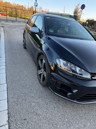 Volkswagen Golf r300 variant