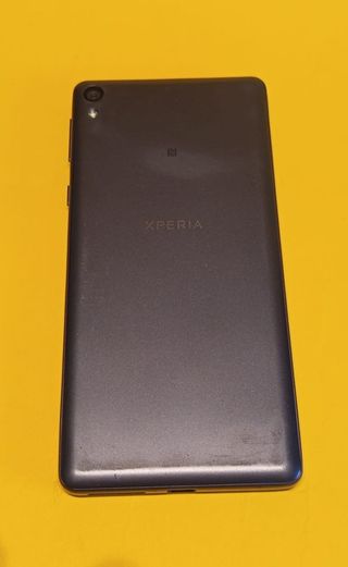 Smartphone SONY Xperia E5 -sin cargador-