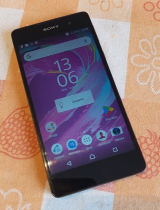 Smartphone SONY Xperia E5 -sin cargador-
