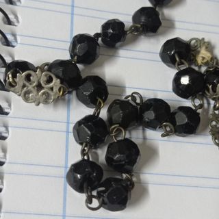 Exiguo Rosario S. XVIII plata y azabache