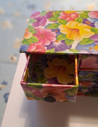 Porta gioielli floreale