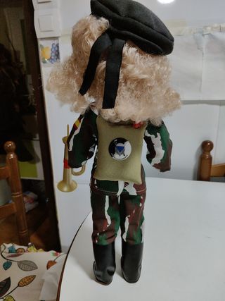 Muñeca funcionando militares mili ejercito 
