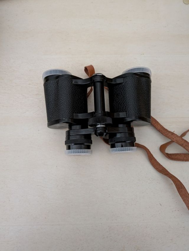 2 Prismáticos y 2 Binoculares