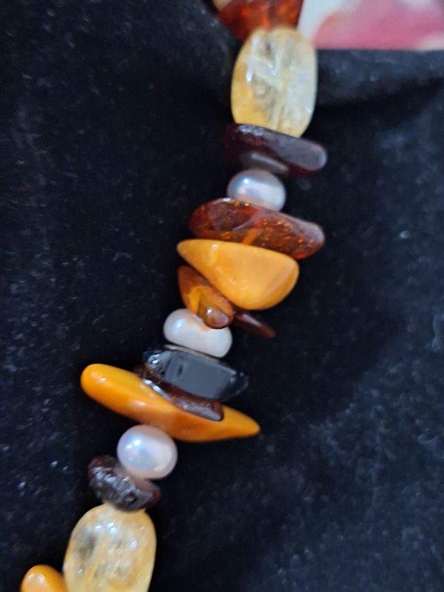 Collana in vera ambra e perle lunga cm80.