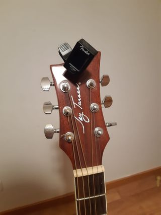 Guitarra acústica + funda + pie + bandolera