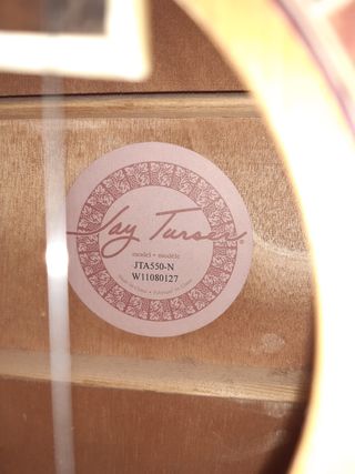 Guitarra acústica + funda + pie + bandolera