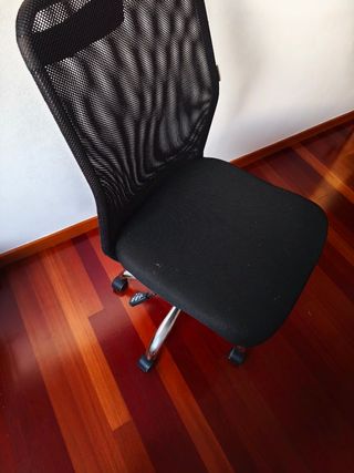 2 sedie da scrivania (2 per 45 euro)