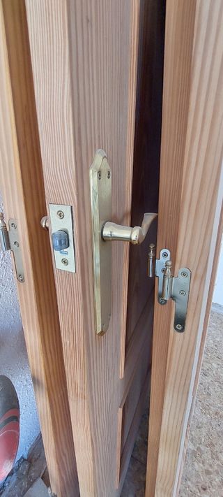 4 Puertas interiores abatibles