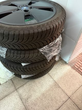 Llantas Originales BMW I3S con neumáticos invierno