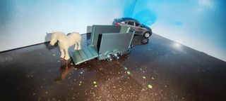 Remolque para un caballo escala H0