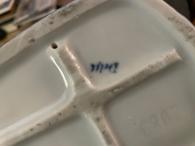 PAREJA DE ANTIGUOS VIOLETEROS. PORCELANA DE DELFT.