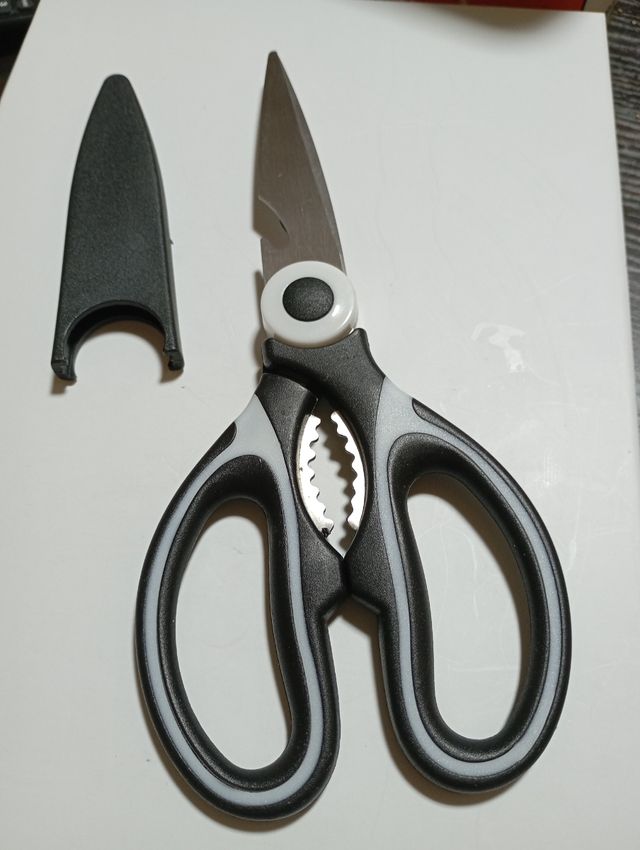 Tijeras cocinas A ESTRENAR estrenar