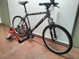 Rodillo y bicicleta 