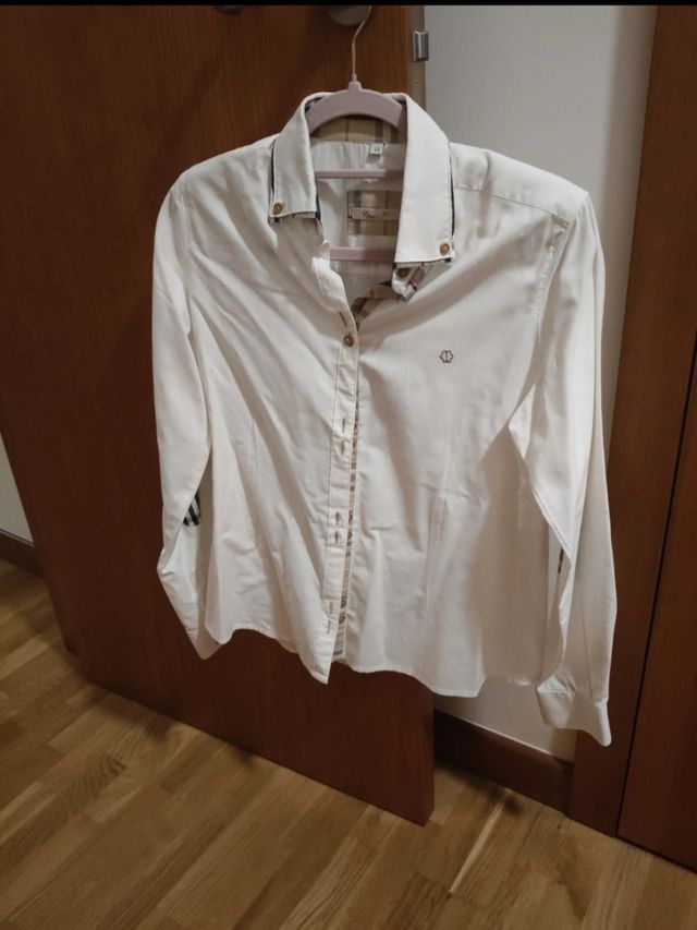 Camisa blanca y cuadros